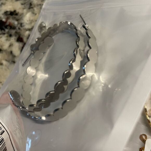 Elegant Gold and Silver Hoop Earrings (Bundle of 2) - Picture 12 of 13